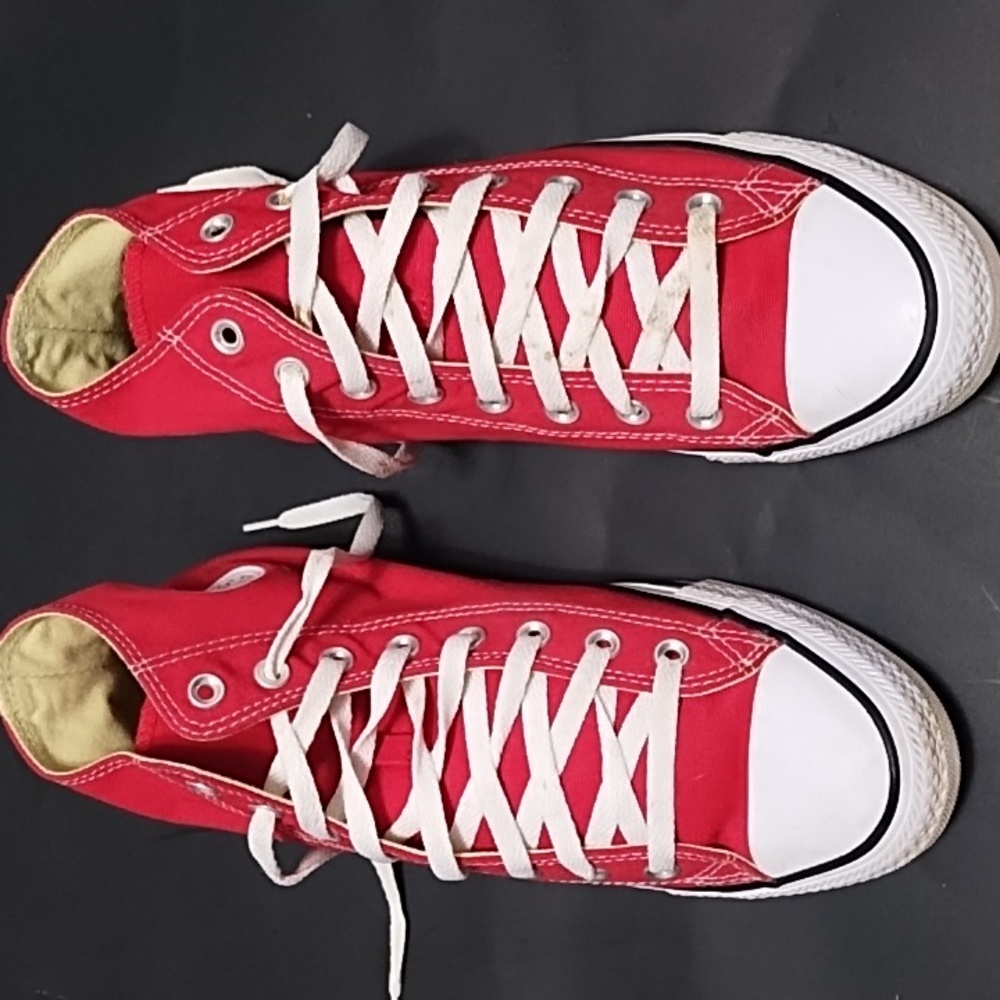 Converse All Stars tennis shoes